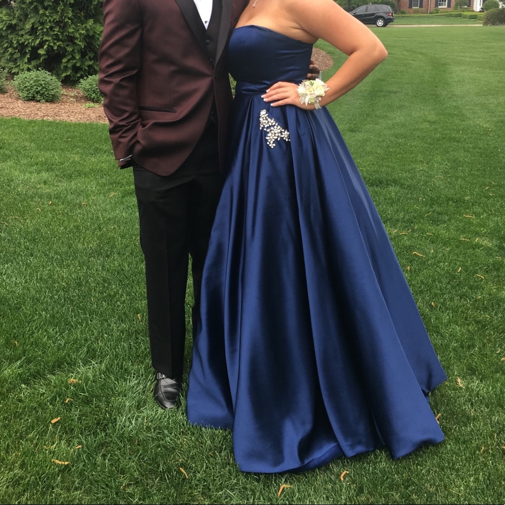 Prom Dress - Picture 3 of 4